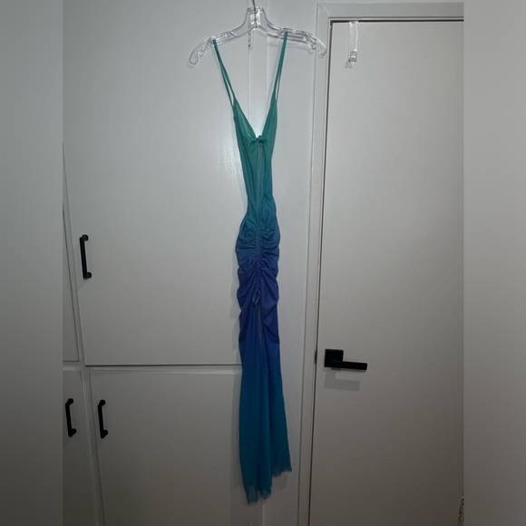 Andromeda Cut-out Maxi Dress (Blue-Gradient) - Picture 8 of 8